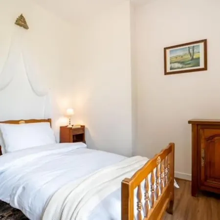 Apartment Large On Chateau Grounds Near Saumur And Angers