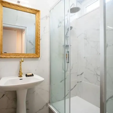 Apartment Large On Chateau Grounds Near Saumur And Angers